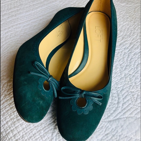 Vintage Green Suede Pumps - Picture 1 of 3